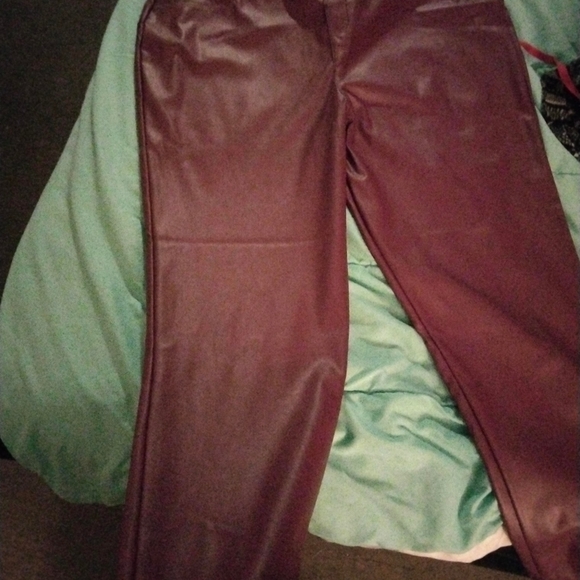 Pants - Picture 3 of 4